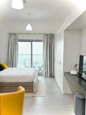 Elegant Stay Close by Dubai Science Park, Dubai Miracle Garden and Butterfly Garden